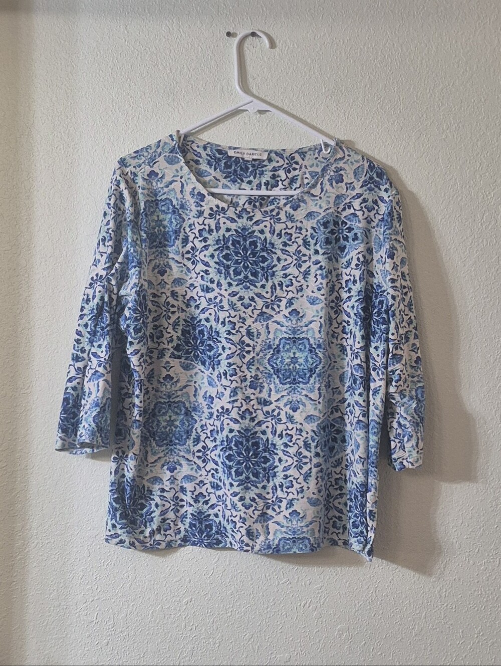 Blue Medallion Long Sleeve Tee - Lightweight Crew